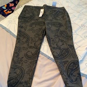 Chico’s Fabulously Slimming black (paisley print) stretch pants - Chicos size 3